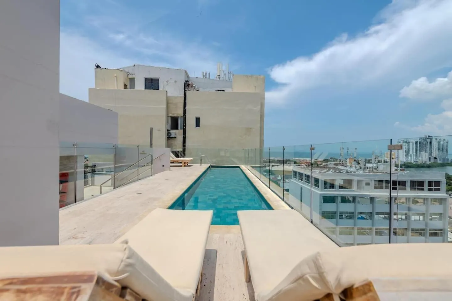 Artful Loft In The Heart Of Historic Center Daire Cartagena 0*,  Kolombiya